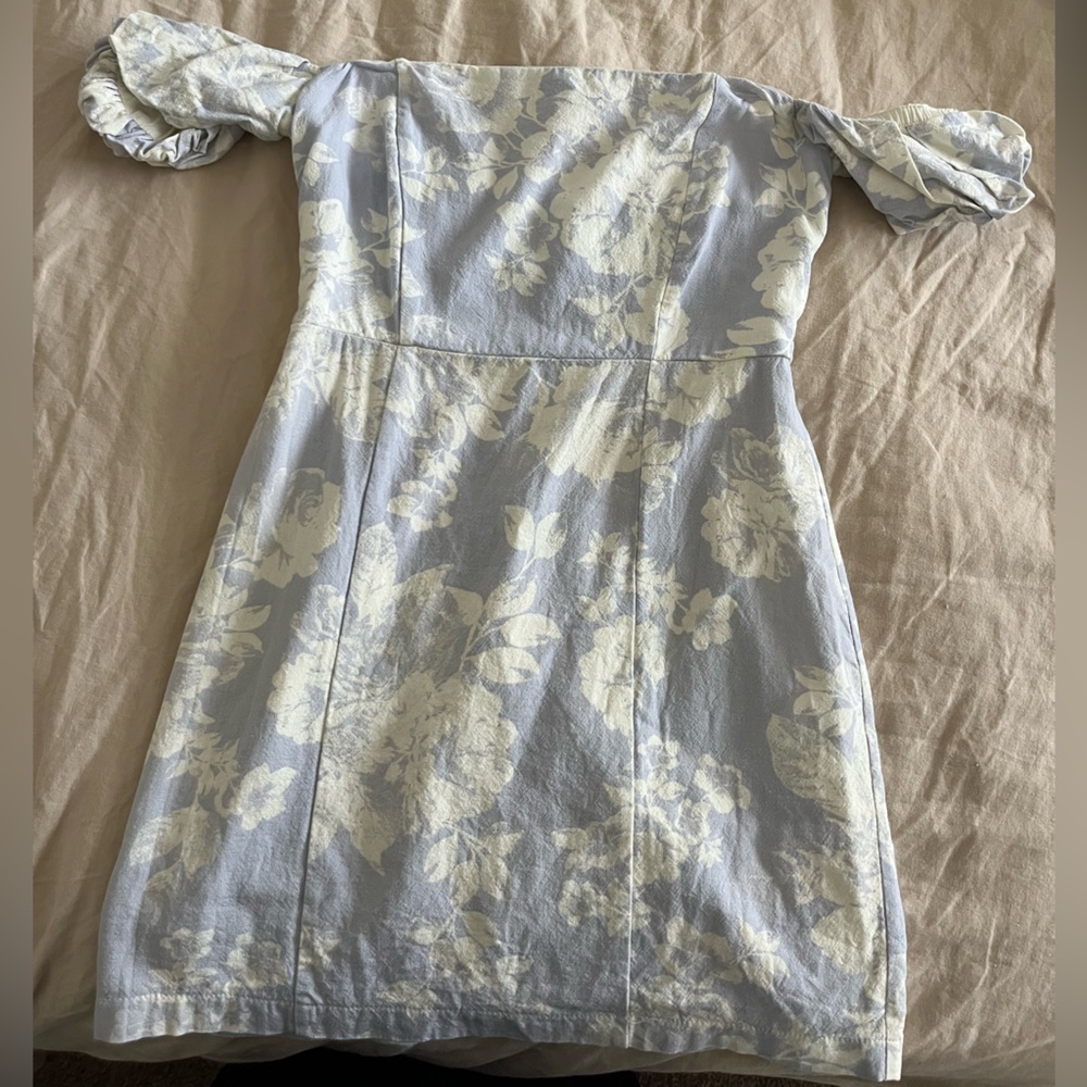 Lavender strapless off the shoulder dress. Size small.